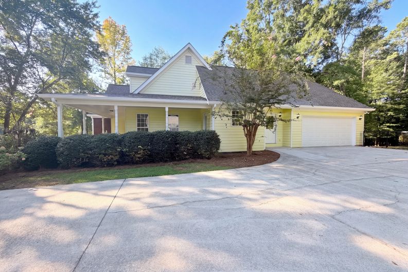 Photo 21 of 24 of 2050 Windfield Dr, Monroe, GA