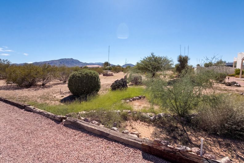 Photo 51 of 66 of 51340 W Iver Rd, Aguila, AZ