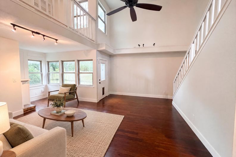 Photo 7 of 19 of 13324 Pandora Cir, Dallas, TX