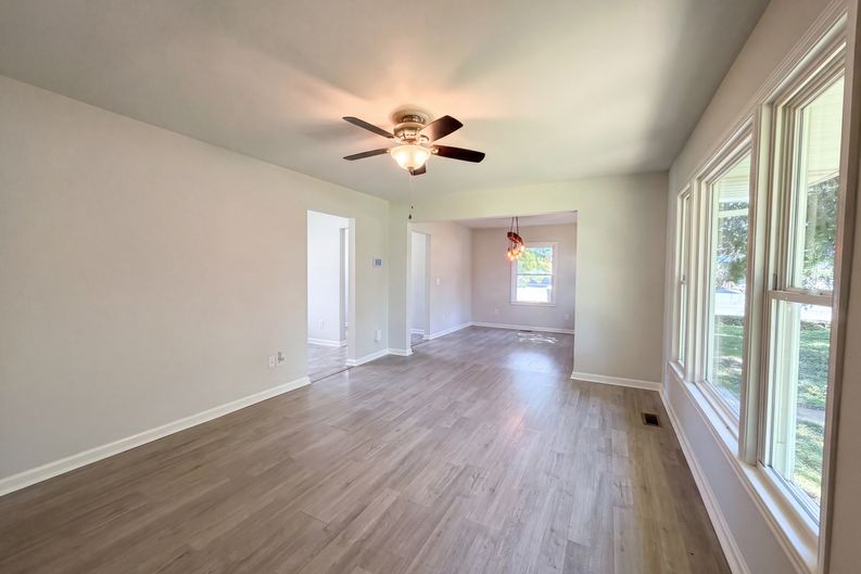 Photo 7 of 19 of 1036 E Commerce St, Lewisburg, TN