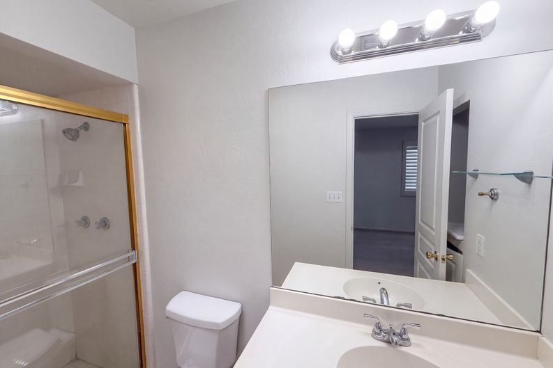 Photo 12 of 39 of 6339 W Monterosa St, Phoenix, AZ