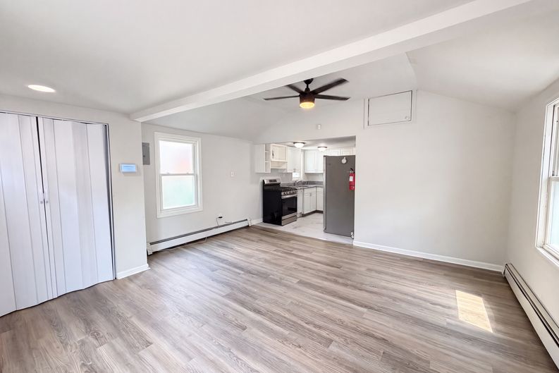 Photo 3 of 13 of 936 Grove Ave, Laurence Harbor, NJ
