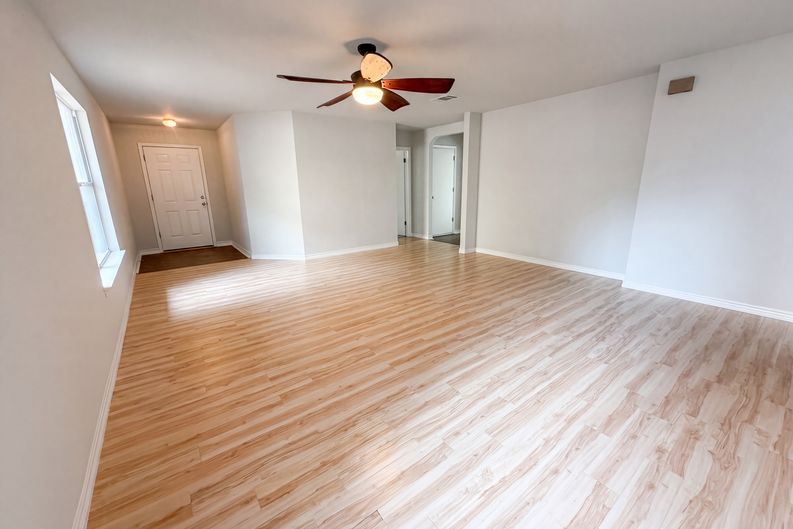 Photo 9 of 16 of 616 Barbara Way, Bastrop, TX