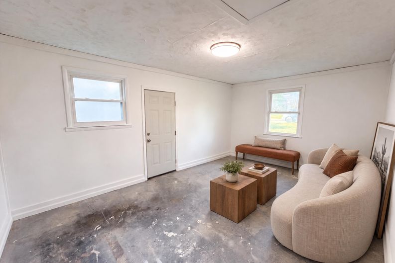 Photo 22 of 27 of 7301 Meadowbrook Cir, Knoxville, TN