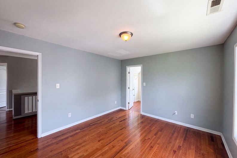 Photo 7 of 16 of 4034 Patriot Ridge Ct, Raleigh, NC