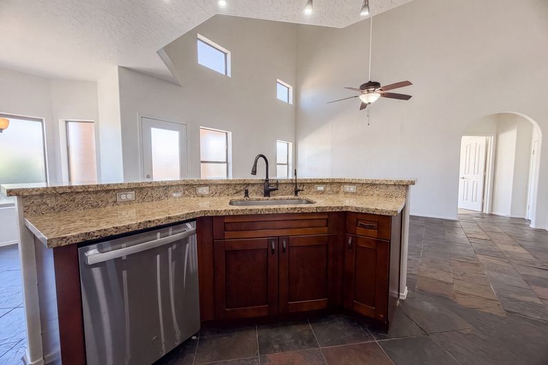 Photo 6 of 21 of 11422 E Dartmouth St, Mesa, AZ