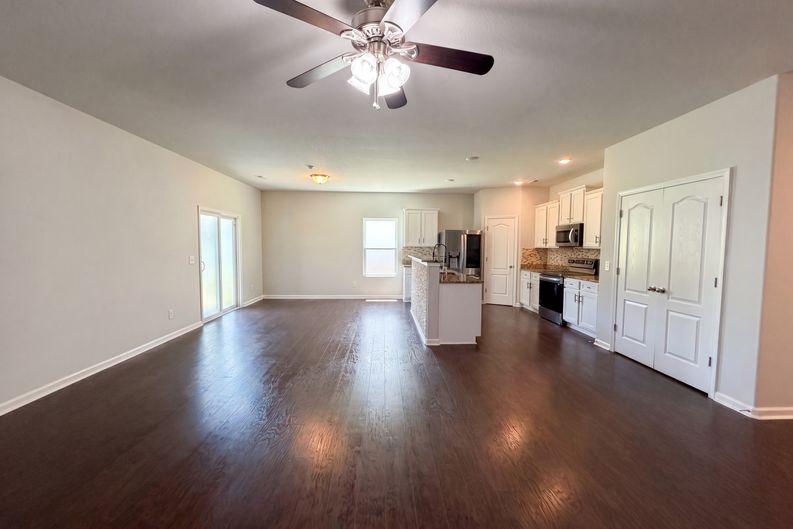 Photo 6 of 17 of 4034 Rosfield Dr, Charlotte, NC