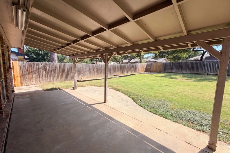 Photo 22 of 25 of 2136 Mountainview Dr, Hurst, TX