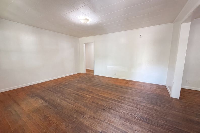Photo 3 of 15 of 441 Byrnes St, Allendale, SC