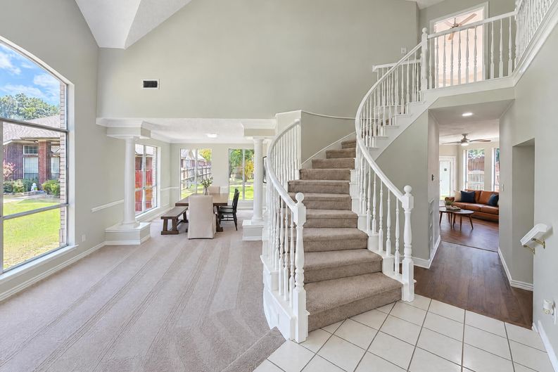 Photo 9 of 29 of 1017 Laurel Oak Dr, Flower Mound, TX