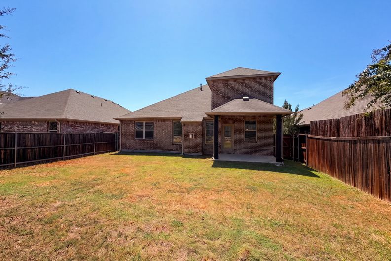 Photo 5 of 22 of 2054 Avondown Rd, Forney, TX