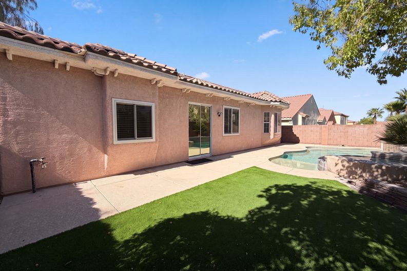 Photo 5 of 27 of 7937 Base Camp Ave, Las Vegas, NV