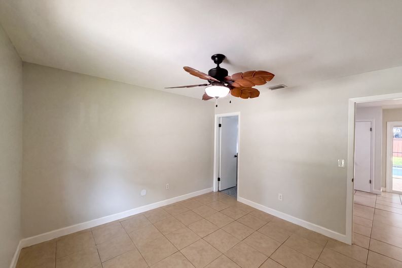 Photo 8 of 19 of 7233 W Thomas Jefferson Cir W, Bartow, FL