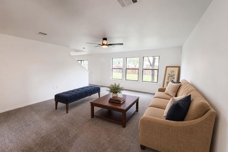 Photo 3 of 20 of 5406 S Hearsey Dr, Austin, TX