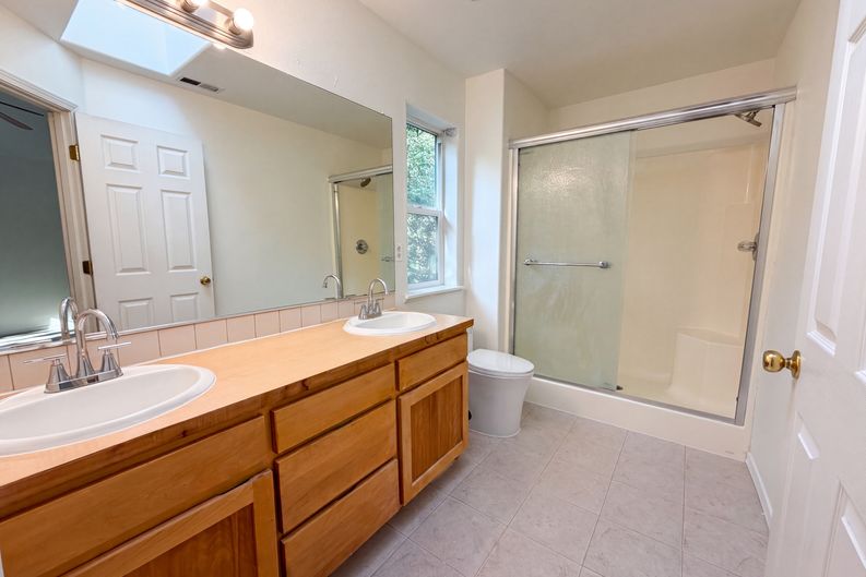 Photo 14 of 21 of 8348 SE 140th Ct, Portland, OR