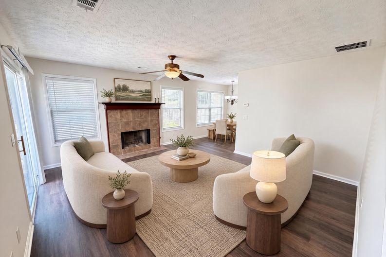 Photo 3 of 21 of 13331 Harpley Ct, Alpharetta, GA