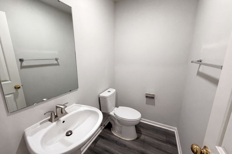 Photo 9 of 21 of 11220 Northwoods Forest Dr, Charlotte, NC