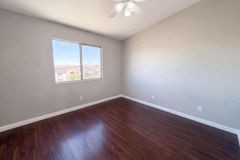 Photo 9 of 21 of 16960 Sorrento Ln, Victorville, CA
