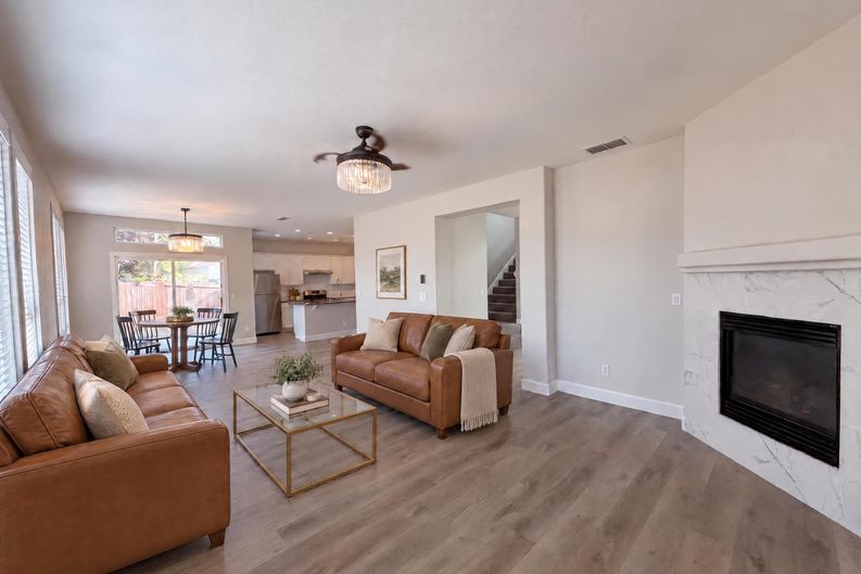 Photo 3 of 35 of 2571 Cantara Ct, Sacramento, CA