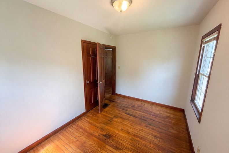 Photo 14 of 21 of 4915 Ralston Ave, Indianapolis, IN