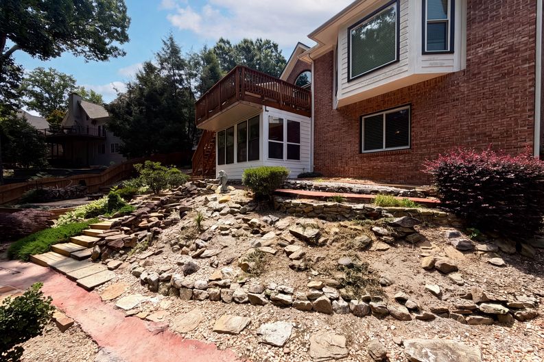 Photo 11 of 39 of 135 N Clublands Ct, Johns Creek, GA