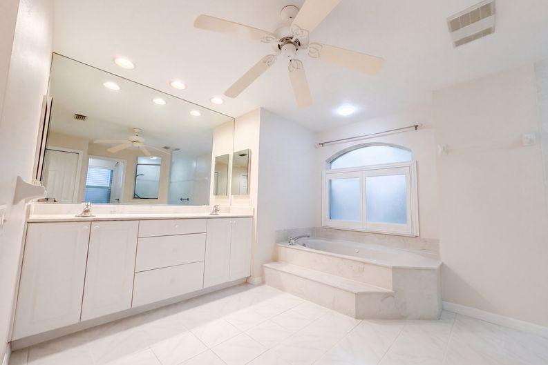 Photo 22 of 31 of 2146 Calusa Lakes Blvd, Nokomis, FL