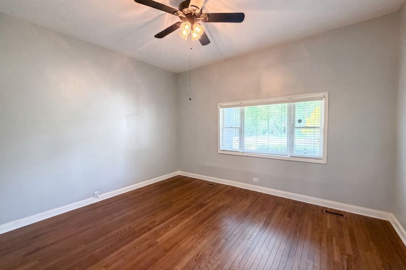 Photo 9 of 17 of 1230 E Pleasant Run Parkway North Dr, Indianapolis, IN