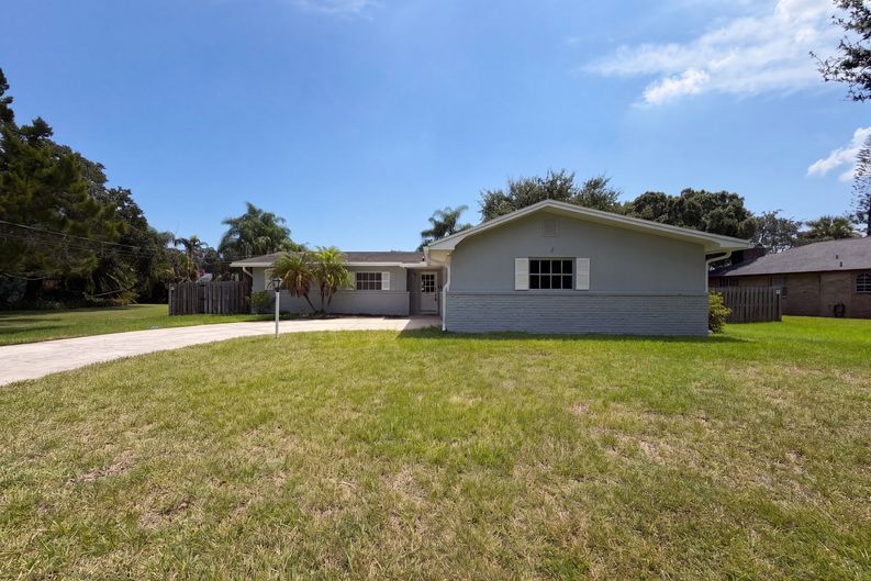 Photo 24 of 30 of 2617 S Fairway Dr, Melbourne, FL