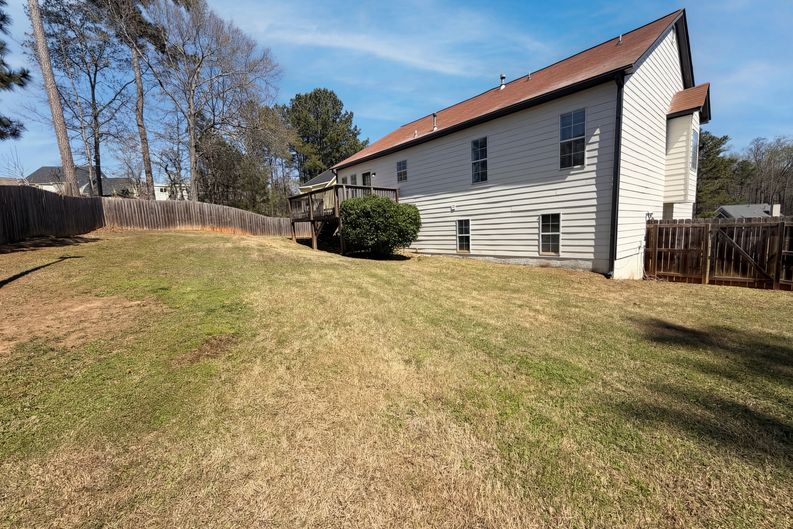 Photo 8 of 22 of 1390 Chapel Hill Ln SW, Marietta, GA