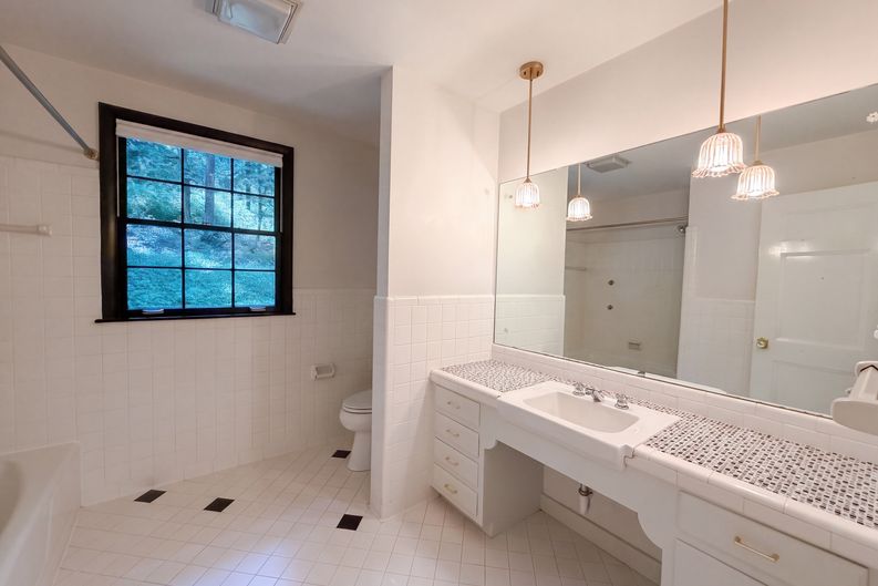 Photo 9 of 29 of 1904 Cromwell Dr, Nashville, TN