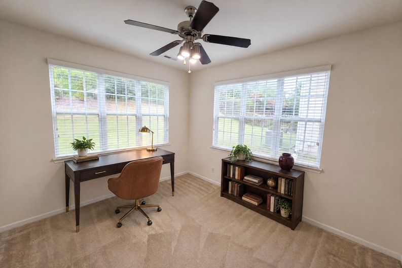Photo 12 of 17 of 17240 Westmill Ln, Charlotte, NC