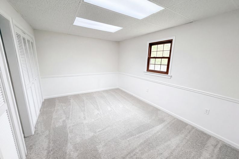 Photo 15 of 29 of 1731 Sundale Dr, Lawrenceville, GA