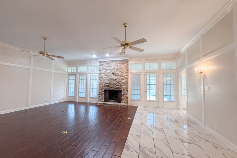 Photo 3 of 30 of 3111 Collard Rd, Arlington, TX