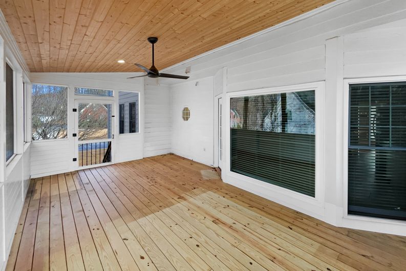 Photo 13 of 68 of 1370 Providence Dr, Lawrenceville, GA