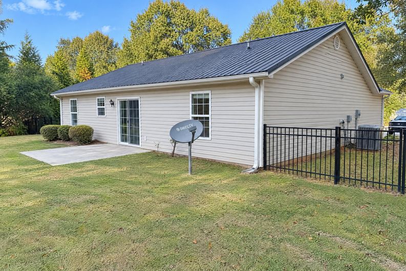Photo 17 of 18 of 115 Bridgeview Dr, Anderson, SC