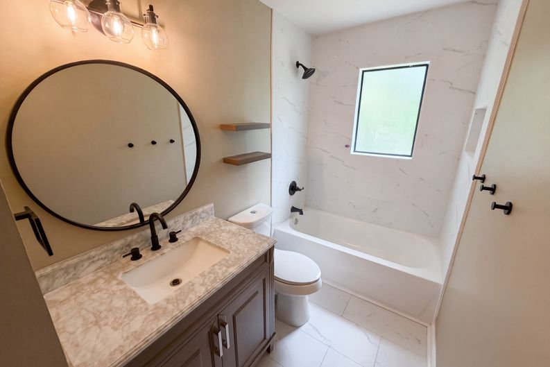 Photo 13 of 38 of 1772 Huntingford Dr, Marietta, GA