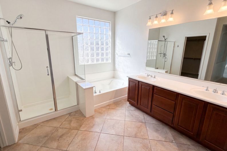 Photo 24 of 43 of 5032 W Yearling Rd, Phoenix, AZ