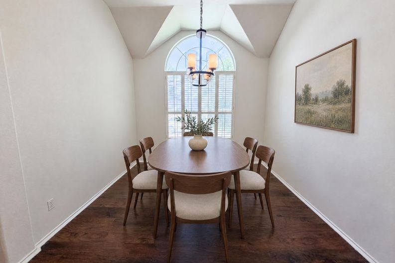 Photo 8 of 24 of 117 Brentwood Dr, Georgetown, TX