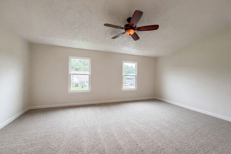 Photo 3 of 25 of 1223 California Dr, Murfreesboro, TN