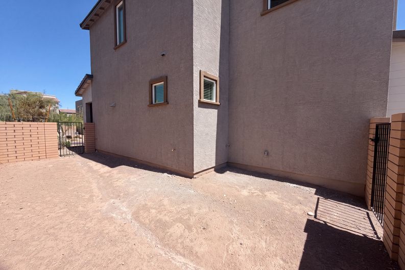 Photo 5 of 22 of 305 Crescent Glow Ln, Henderson, NV