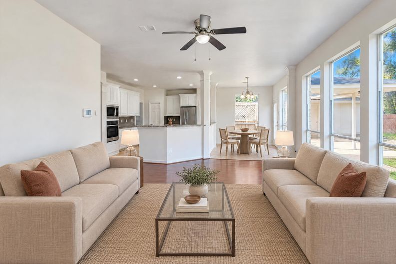 Photo 7 of 30 of 3407 Woodbine Pl, Pearland, TX