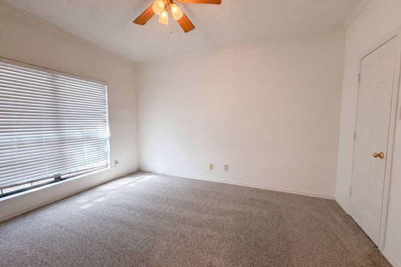 Photo 8 of 17 of 5836 Westhaven Dr, Fort Worth, TX