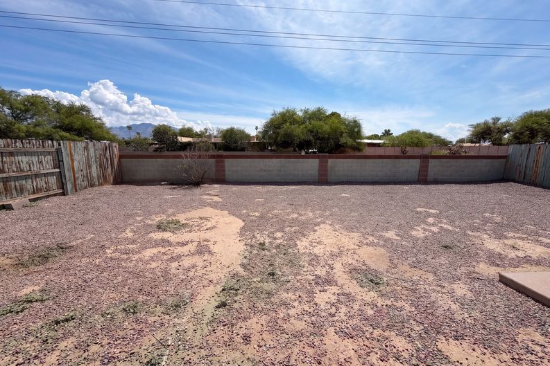 Photo 17 of 18 of 5840 N Belbrook Dr, Tucson, AZ