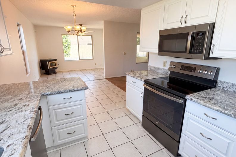 Photo 12 of 26 of 9207 W Kerry Ln, Peoria, AZ