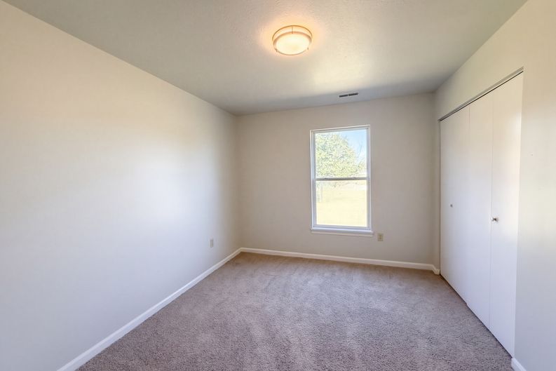 Photo 11 of 24 of 294 Summit St, Pleasantville, OH