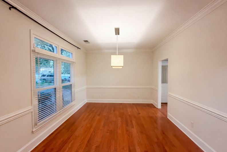 Photo 9 of 30 of 2315 Heathershire Ln, Matthews, NC
