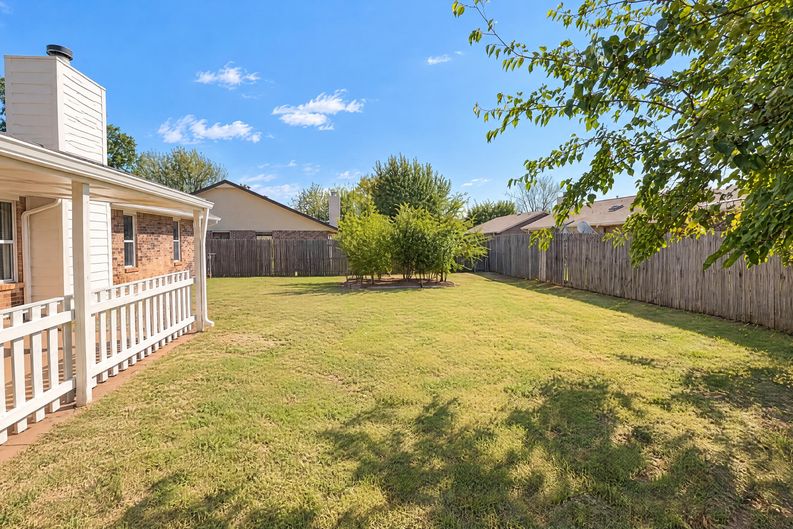Photo 27 of 33 of 2120 Lazy Brook Trl, Edmond, OK