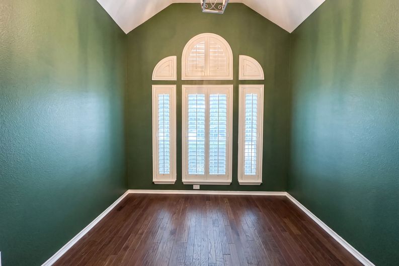 Photo 8 of 18 of 1416 Willow Wood Dr, Carrollton, TX