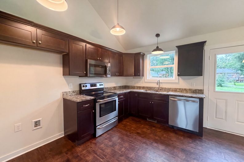 Photo 7 of 20 of 1115 Moreno Ln, Lewisburg, TN