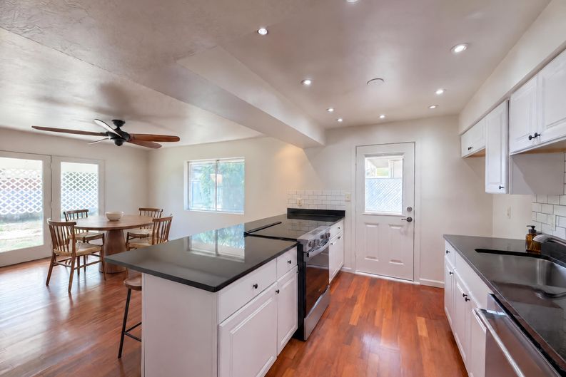Photo 3 of 21 of 1137 E Brenda Dr, Casa Grande, AZ